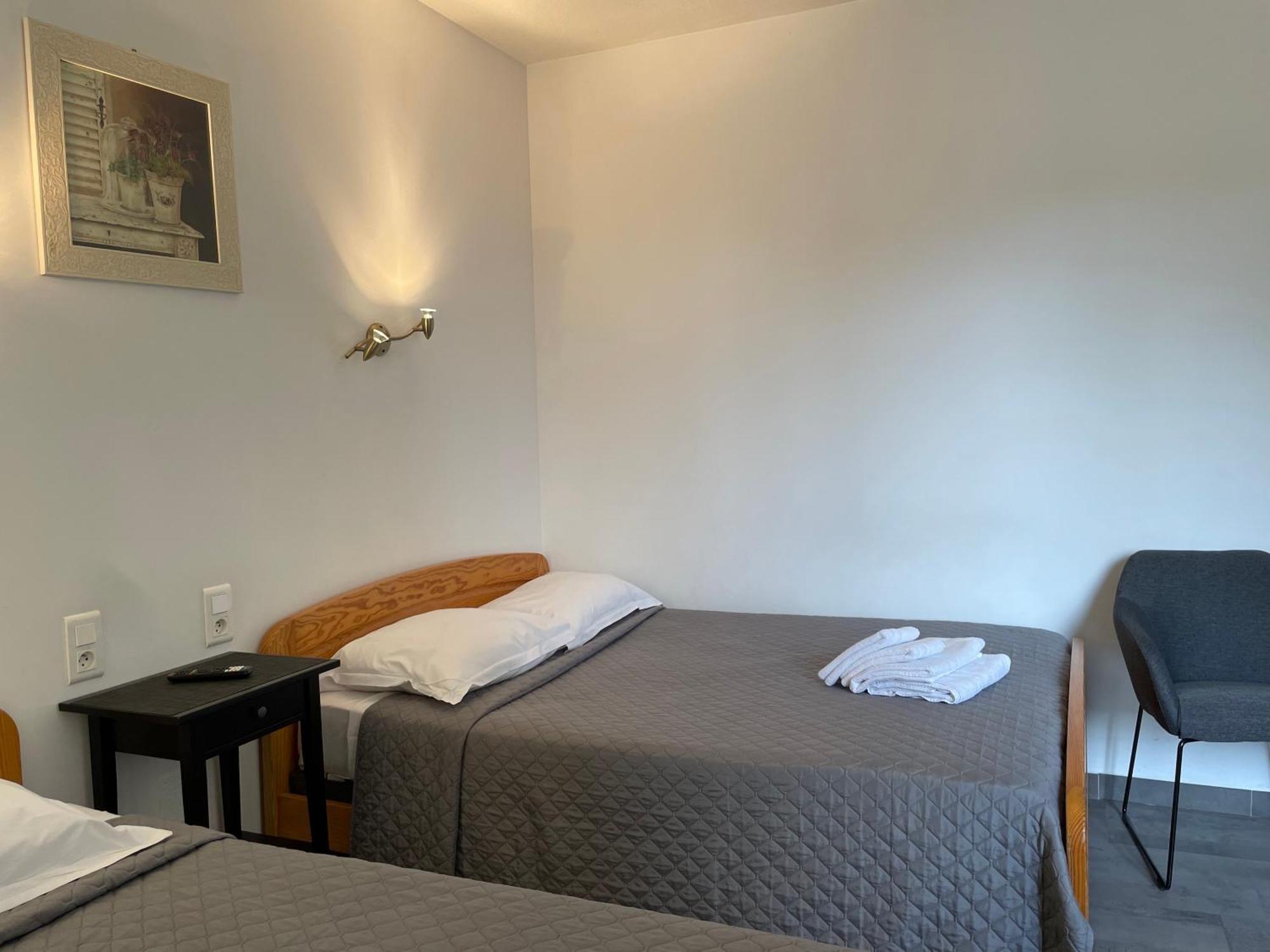 Hotel L'Escale Aigues-Mortes Zewnętrze zdjęcie