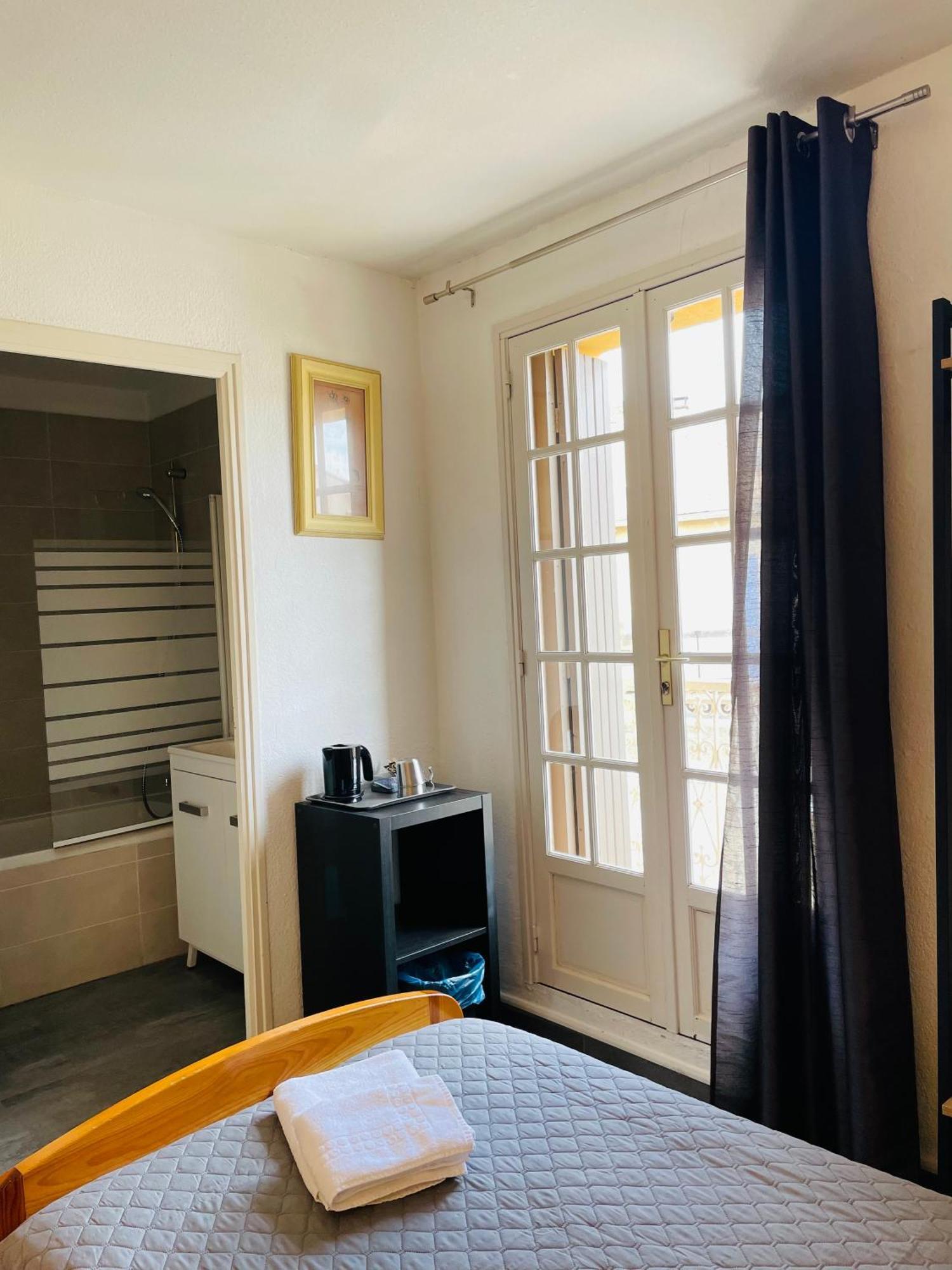 Hotel L'Escale Aigues-Mortes Zewnętrze zdjęcie